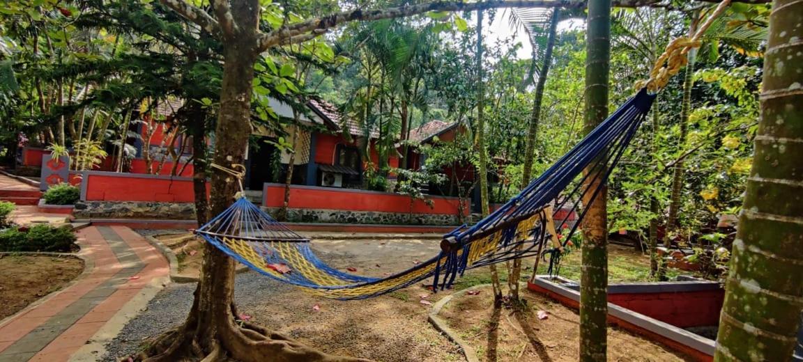Clay Resort By Bestinn Leisure - Wayanad Padinjarathara Exteriér fotografie